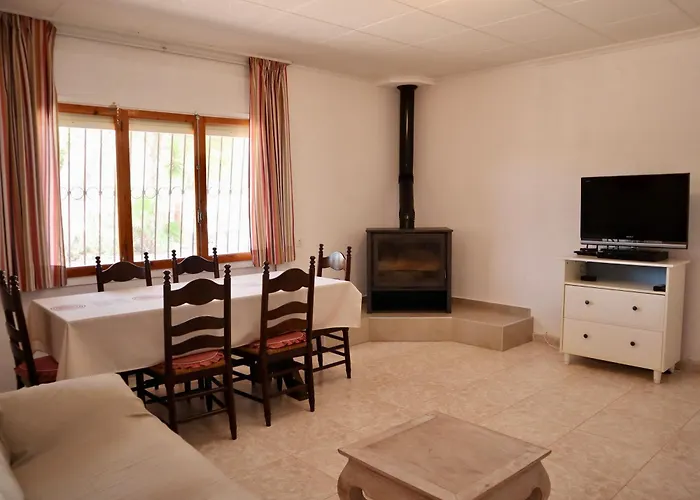 Con Jardin Y Piscina Privada Casa de Férias