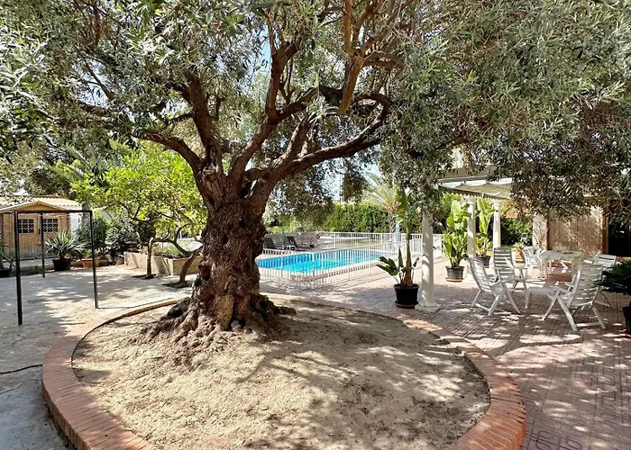 Con Jardin Y Piscina Privada Casa de Férias *