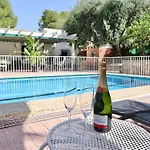 Con Jardin Y Piscina Privada