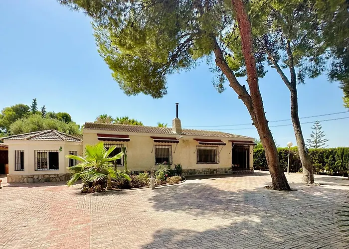 Con Jardin Y Piscina Privada