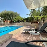 Vakantiehuis Con Jardin Y Piscina Privada *
