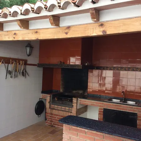 Con Jardin Y Piscina Privada *