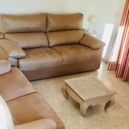 Con Jardin Y Piscina Privada Holiday home