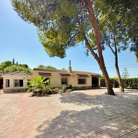 Con Jardin Y Piscina Privada