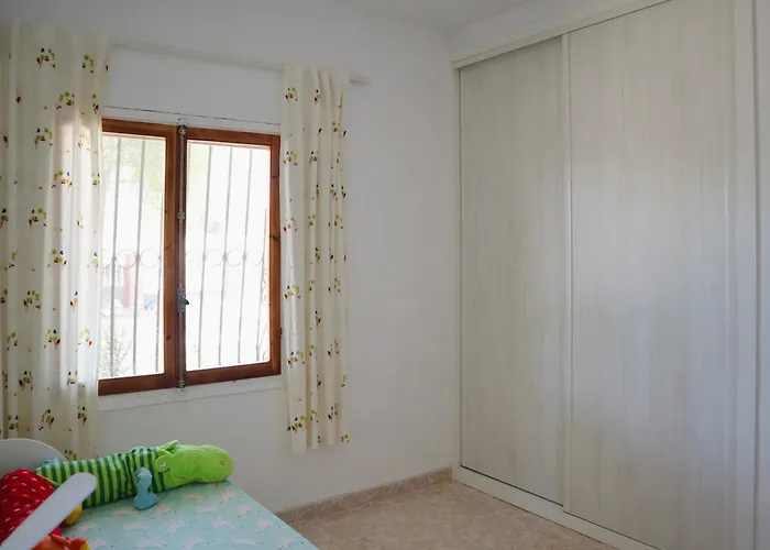 Con Jardin Y Piscina Privada